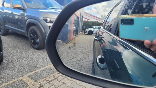 MG ZS 1.5 Hybrid+ 145 kW Luxury AT Luxury+Navi+SHZ+Kamera+ACA+18 