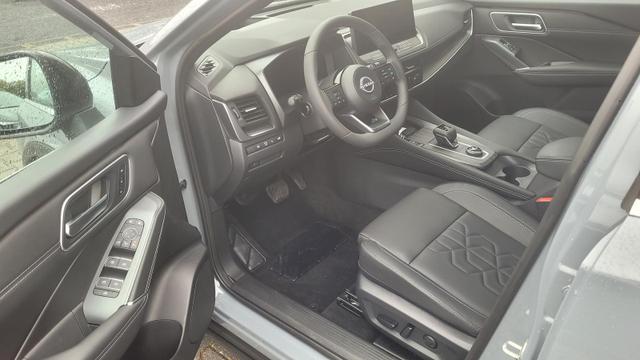 Nissan Qashqai Tekna 4x4 4x4*Navi*LED*PDach*Leder*Shzg*BFS* 