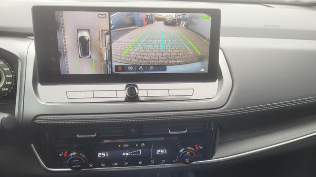 Nissan Qashqai Tekna 4x4 4x4*Navi*LED*PDach*Leder*Shzg*BFS* 