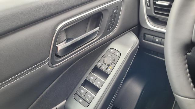 Nissan Qashqai Tekna 4x4 4x4*Navi*LED*PDach*Leder*Shzg*BFS* 