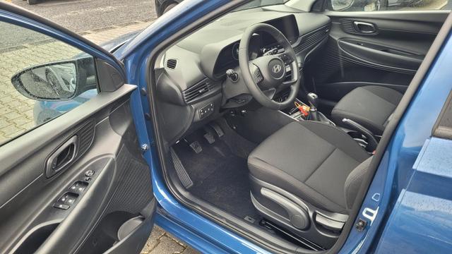 Hyundai i20 Family Family*Navi*Shzg*Lhzg*PDC*Cam*16Zoll*ACA* 