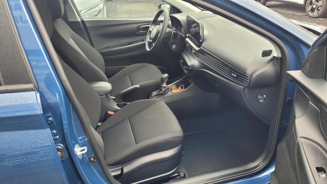 Hyundai i20 Family Family*Navi*Shzg*Lhzg*PDC*Cam*16Zoll*ACA* 