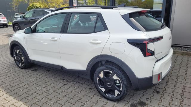 Kia Stonic Silver AT*Navi*Shzg*Lhzg*PDCv+h*Cam*16Zoll*LED 