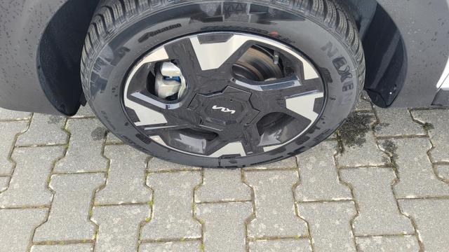 Kia Stonic Silver AT*Navi*Shzg*Lhzg*PDCv+h*Cam*16Zoll*LED 