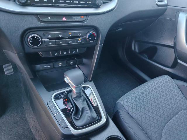 Kia Ceed SPIN 1.5 T-GDI AT Kamera*Sitzheizung*APP*Navi 