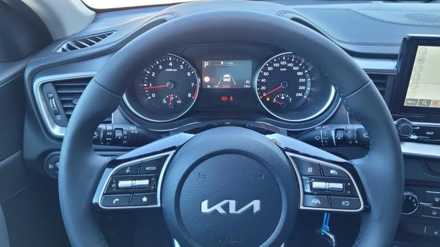 Kia Ceed SPIN 1.5 T-GDI AT Kamera*Sitzheizung*APP*Navi 