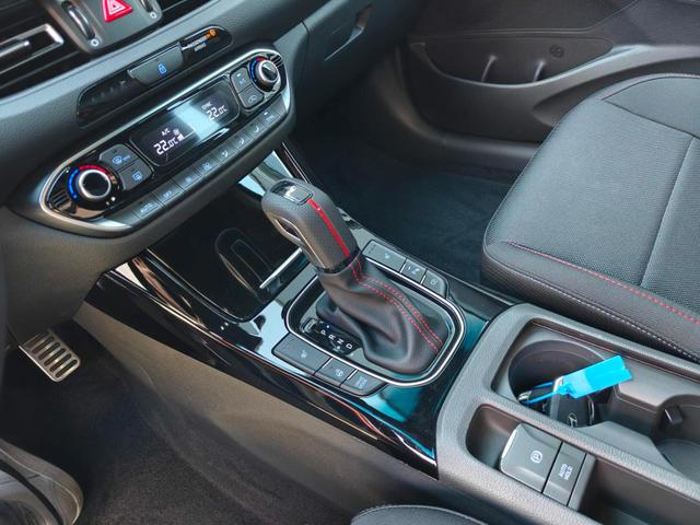 Hyundai i30 N Line HB AT N-Line*LED*Navi*Shzg*PDC*Cam*ACC*18* 