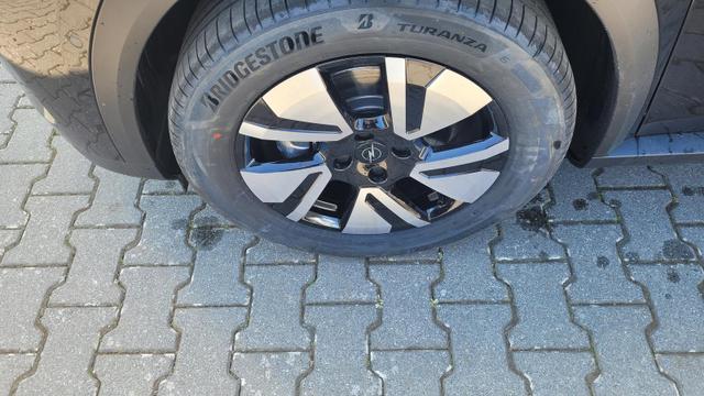 Opel Frontera Ultimate 1.2 107 kW Ultimate*7Sitze*LED*Navi*Shzg*PDC*Cam* 