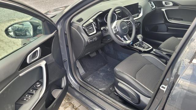 Kia Ceed Gold 1.5 AT*LED*Navi*Shzg*Lhzg*PDC*Cam*17Zoll* 