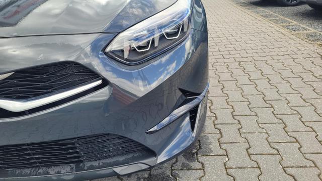 Kia Ceed Gold 1.5 AT*LED*Navi*Shzg*Lhzg*PDC*Cam*17Zoll* 
