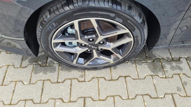 Kia Ceed Gold 1.5 AT*LED*Navi*Shzg*Lhzg*PDC*Cam*17Zoll* 