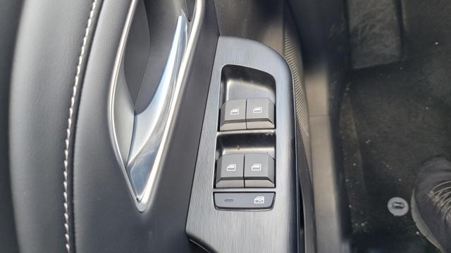 MG ZS 1.5 Hybrid+ 145 kW Luxury AT Luxury+Navi+SHZ+Kamera+ACA+18 