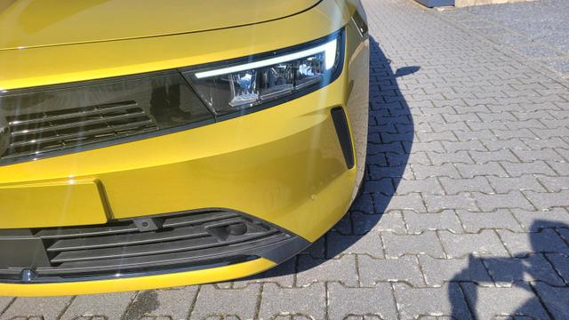 Opel Astra Edition Edition*LED*Navi*Shzg*Lhzg*PDC*Cam*17Zoll* 