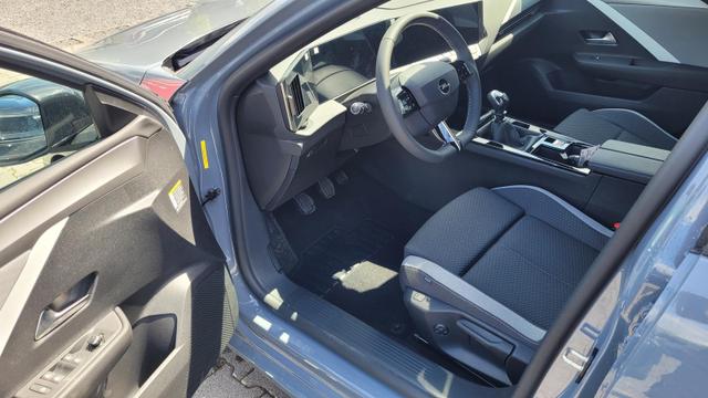 Opel Astra Caravan Edition ST*LED*Navi*Shzg*Lhzg*PDCv+h*17" 