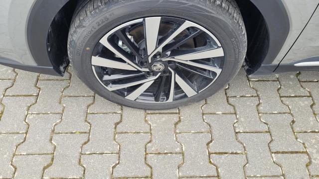 MG ZS 1.5 Hybrid+ 145 kW Luxury AT Luxury+Navi+SHZ+Kamera+ACA+18 