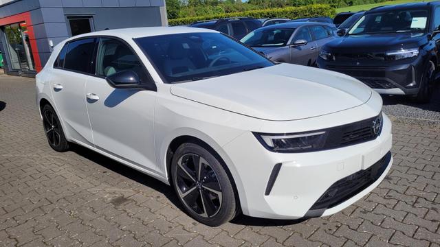 Opel Astra Edition Edition*LED*Navi*Shzg*Lhzg*PDC*Cam*17Zoll* 
