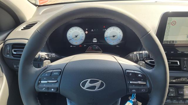 Hyundai i30 Kombi GO SW 1.6 GO*Navi*LED*Shzg*Lhzg*PDC*Cam*16Zoll* 