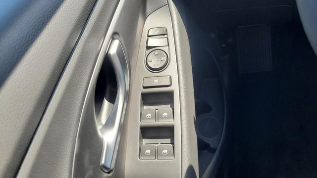 Hyundai i30 Kombi GO SW 1.6 GO*Navi*LED*Shzg*Lhzg*PDC*Cam*16Zoll* 