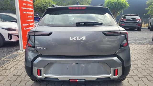 Kia Stonic Silver AT*Navi*Shzg*Lhzg*PDCv+h*Cam*16Zoll*LED 
