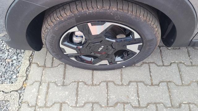Kia Stonic Silver AT*Navi*Shzg*Lhzg*PDCv+h*Cam*16Zoll*LED 
