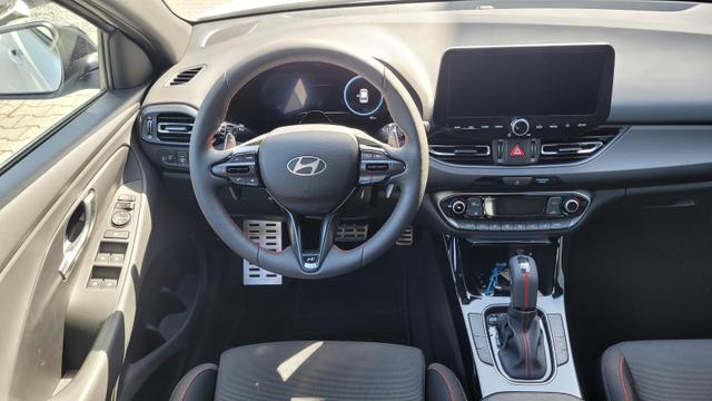Hyundai i30 Kombi N-Line SW 1.6 N-Line*Navi*LED*Shzg*PDC*Cam*18" 