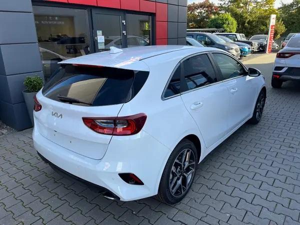 Kia Ceed Gold Gold*LED*Navi*Shzg*Lhzg*PDC*Cam*17Zoll* 