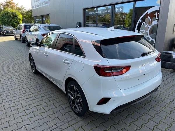 Kia Ceed Gold Gold*LED*Navi*Shzg*Lhzg*PDC*Cam*17Zoll* 