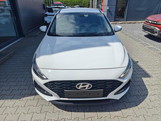 Hyundai i30 Family HB 1.6 GO*Navi*LED*Shzg*Lhzg*PDC*Cam*16Zoll* 