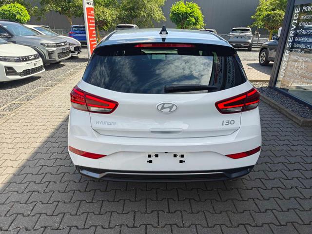 Hyundai i30 Family HB 1.6 GO*Navi*LED*Shzg*Lhzg*PDC*Cam*16Zoll* 