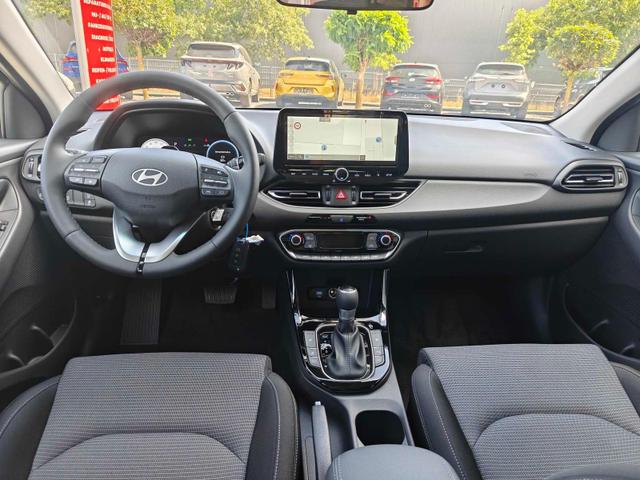 Hyundai i30 Family HB 1.6 GO*Navi*LED*Shzg*Lhzg*PDC*Cam*16Zoll* 
