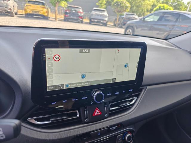 Hyundai i30 Family HB 1.6 GO*Navi*LED*Shzg*Lhzg*PDC*Cam*16Zoll* 