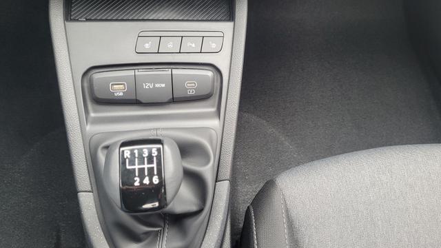Kia Stonic Spin MJ26 100PS SHZ+PDC h&v+Cam+Navi+Klima 