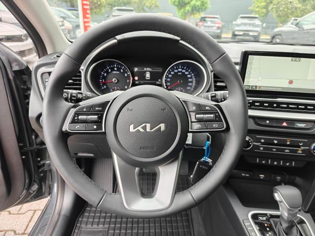 Kia Ceed Spin 1.5 T-GDI AT Kamera*Sitzheizung*APP*Navi 