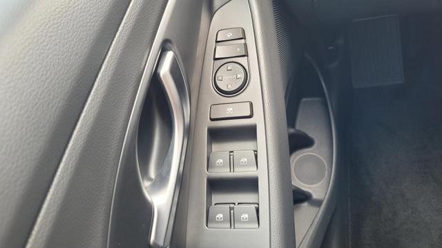 Hyundai i30 Kombi GO SW 1.6 GO*Navi*LED*Shzg*Lhzg*PDC*Cam*16Zoll* 