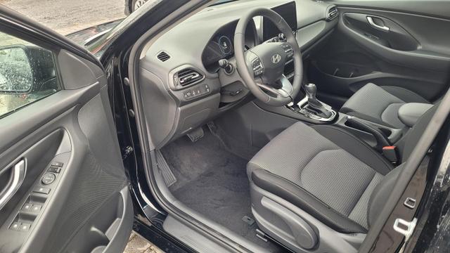 Hyundai i30 Kombi GO SW 1.6 GO*Navi*LED*Shzg*Lhzg*PDC*Cam*16Zoll* 