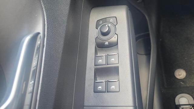 Ford Tourneo Courier Titanium Titanium*Shzg*Lhzg*BFS*Cam*5JG 