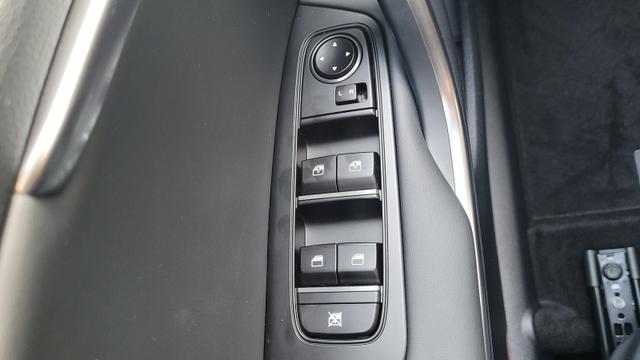 Kia XCeed Silver *Neues Modell DCT*LED*Navi*PDC*Cam*SHZ*Alu 