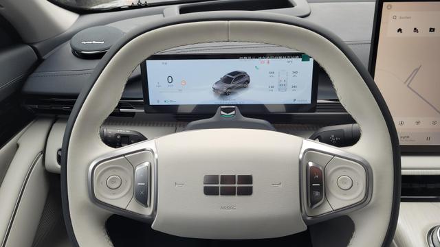 Geely E5 160 kW Max+ Max+*LED*Navi*SD*Shzg*PDC*360Cam*HUD*ACC*BFS* 