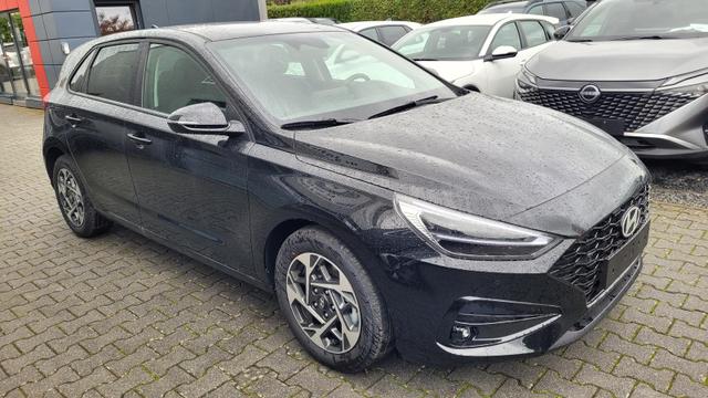 Hyundai i30 Family HB GO*Navi*LED*Shzg*Lhzg*PDC*Cam*16Zoll* 