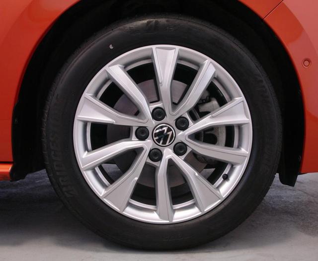 Volkswagen T7 Multivan Style AHK HeadUp AreaView StHeiz DCC 