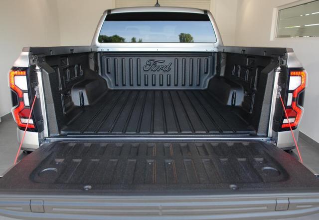 Ford Raptor e-4WD Doppelkabine 3.0 4WD Matrix AHK Navi 