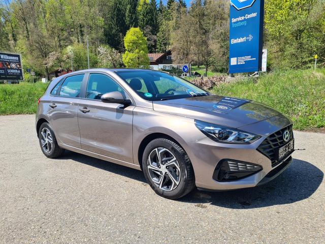 Hyundai i30 Pure Kamera 8-fach Scheckheft 