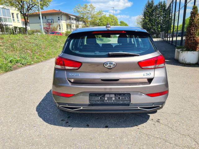 Hyundai i30 Pure Kamera 8-fach Scheckheft 