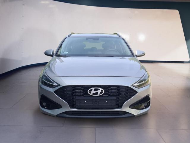 Hyundai i30 Kombi Advantage cw vAHK Navi LED DAB Kamera Winter 