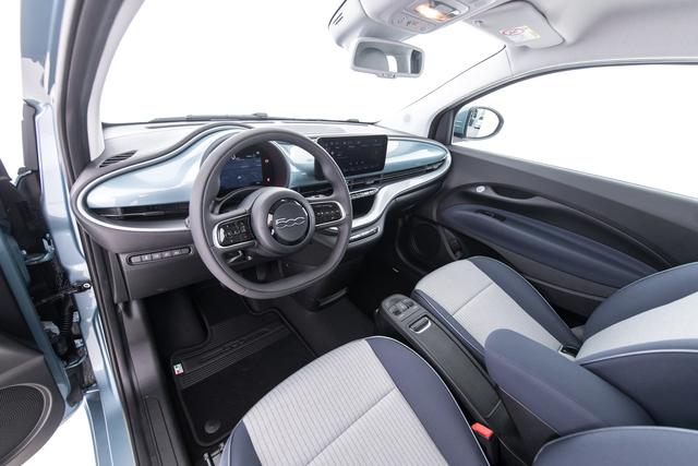 Fiat 500e Icon *NAVI*KLIMA*LED*Ganzjahresreifen*AU NEU! 