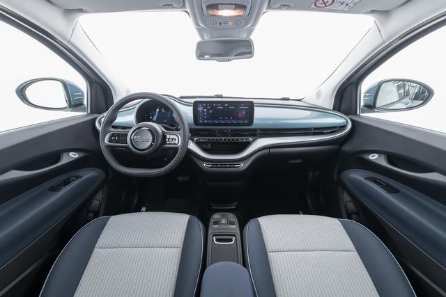 Fiat 500e Icon *NAVI*KLIMA*LED*Ganzjahresreifen*AU NEU! 