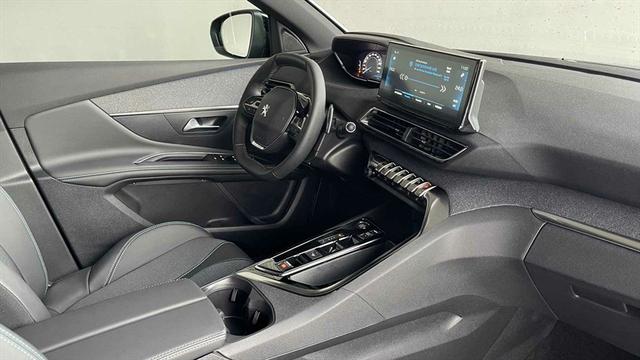 Peugeot 3008 II 1.2 PT 130 EAT8 Allure Pack +++ 