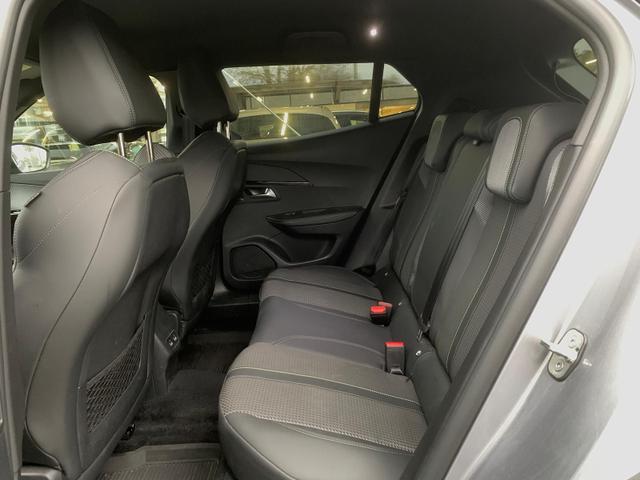 Peugeot 2008 GT PT 130 EAT ACC Carplay LED 17" 