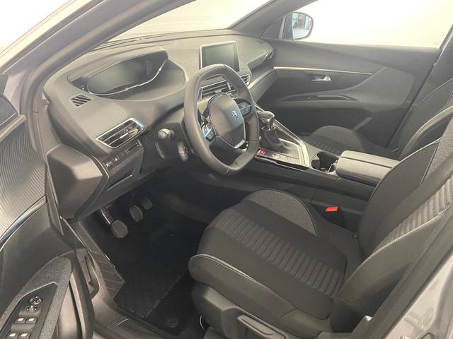 Peugeot 5008 1.2 PureTech 130 Active 7 SITZE*LED*RFK 