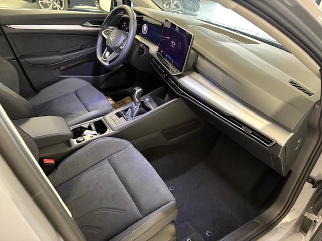 Volkswagen Golf VIII 1.5 TSI Rabbit 